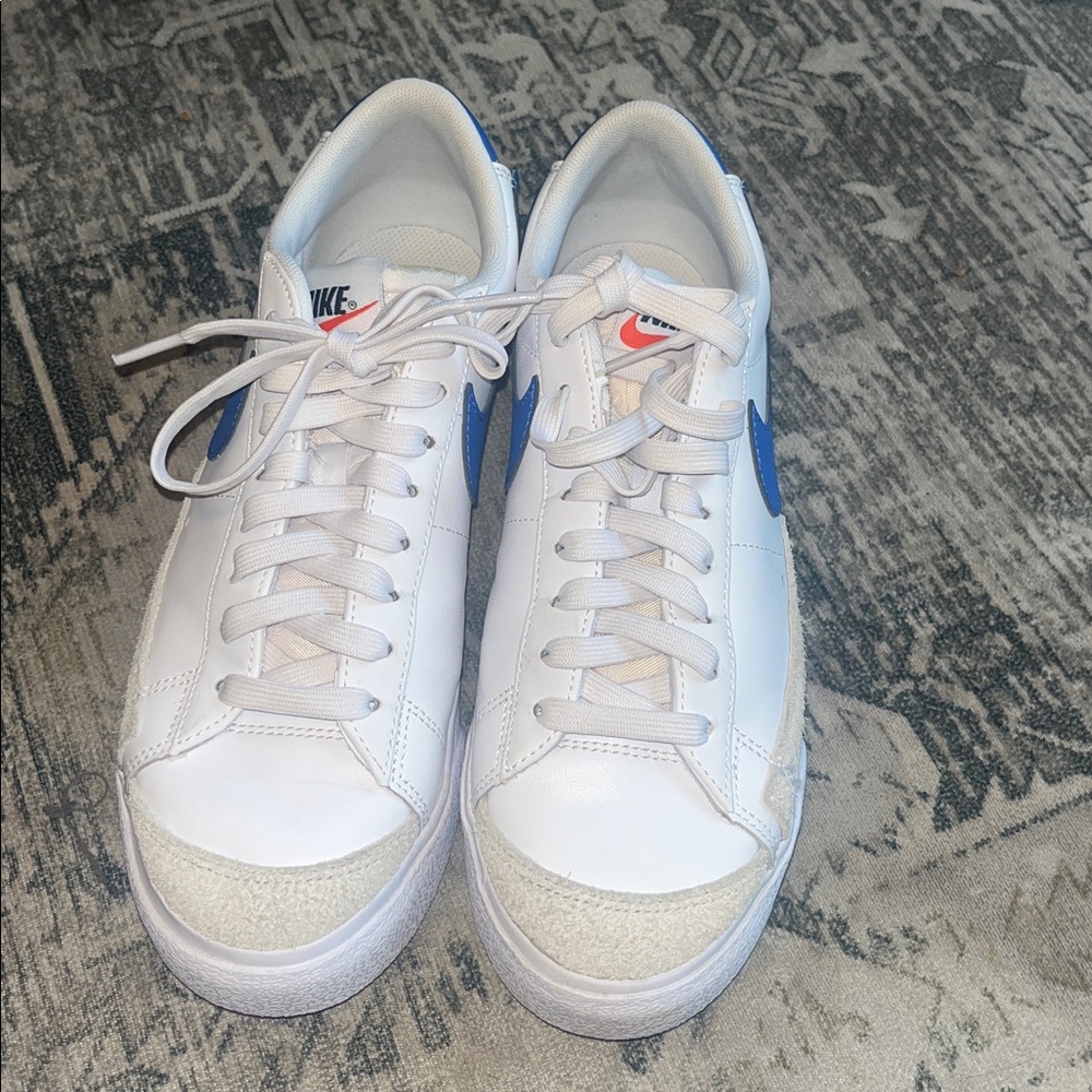 Nike women’s Blazer Low Platform 'White Game Royal' size 8.5 - Picture 3 of 7